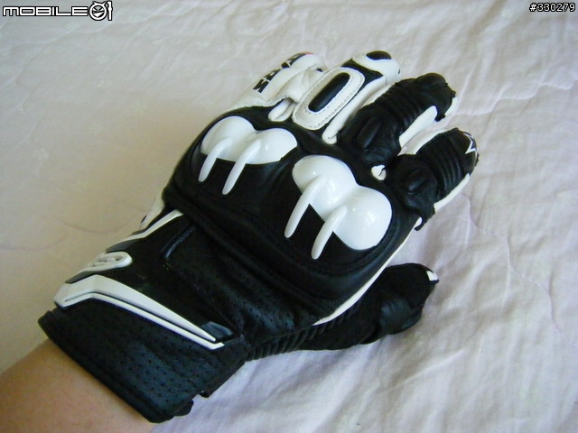 [分享]燒喔~alpinestars最新款短手套 GP-X GLOVE登場