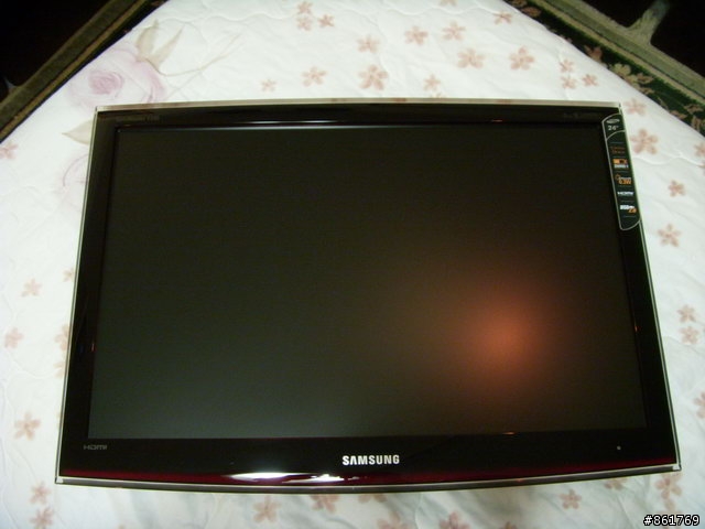 [開箱]節能省碳的新選擇 == Samsung T240 ==