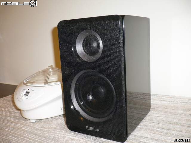 [分享]臥室鋼琴鏡面的Edifier MKII S2.1(小小的視聽空間)