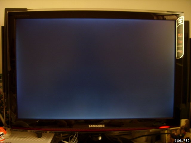 [開箱]節能省碳的新選擇 == Samsung T240 ==