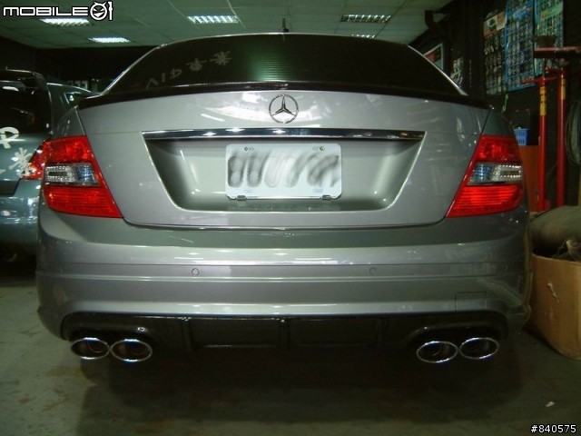 C63四出排氣管及方向盤完工