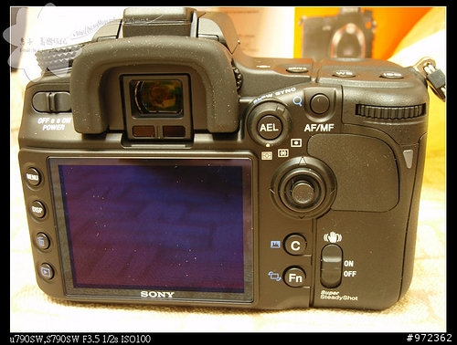 [開箱文] 邁進 中階單眼「Sony DSLR α700」