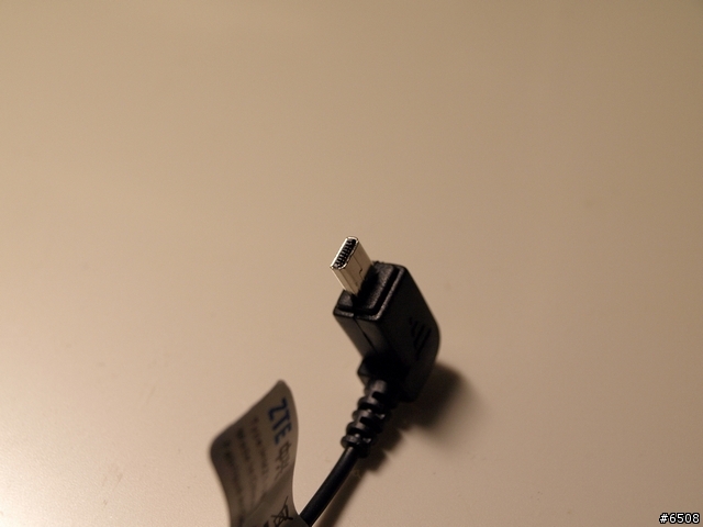 [簡單開箱]窮人3G手機 ZTE F230與新辦威寶門號經驗分享