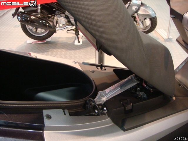 夢時代~親身貼近 KYMCO MYROAD 700i 新增(詳細規格&尺寸比較)