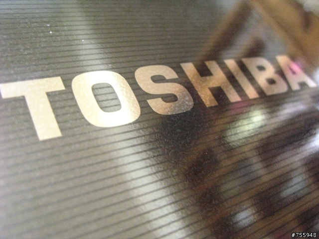 [開箱文] Toshiba M300 太空銀