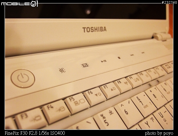 [分享]讓家裡閃光心花怒放的生日禮--雪白M800 (同場加映M300比較)