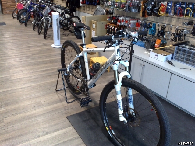 分享我的新車  Commencal