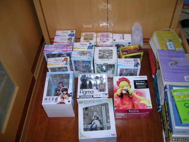 [模型的新家] IKEA超值玻璃展示櫃!