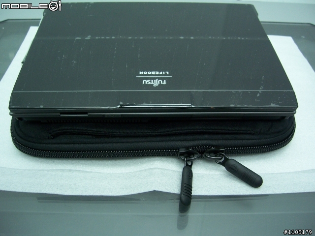 【開箱文】Fujitsu P8010 筆電保護袋-IFIT DA 823
