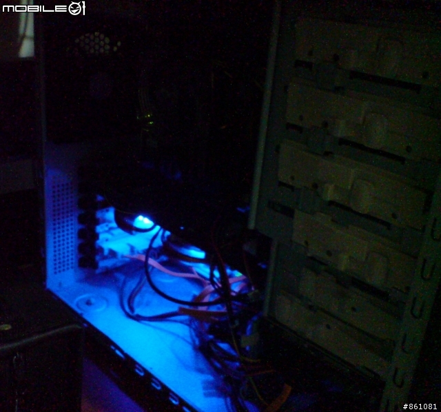 撼訊4850 VS 承啟8800GT搭配thermaltake DUORB散熱器簡單比較