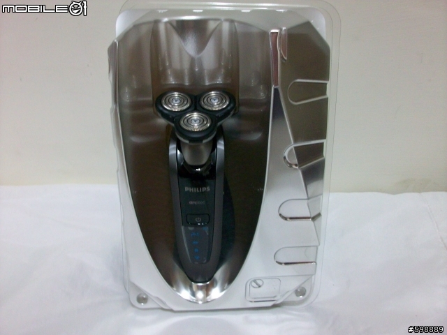 [開箱文] philips Arcitec RQ1050 超質感，三刀頭水洗電鬍刀