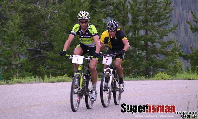 最近  阿姆斯壯 也"潦" 下去比賽登山車了 (影片與照片)