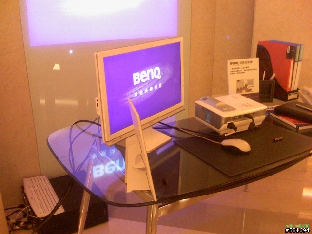BenQ發表16:9 24"LCD 誠品展示E2200HDA