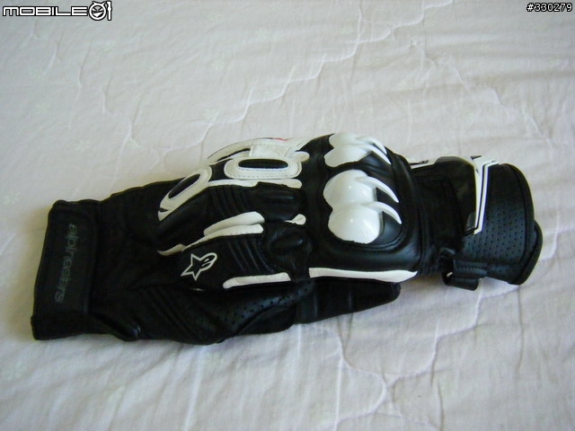 [分享]燒喔~alpinestars最新款短手套 GP-X GLOVE登場