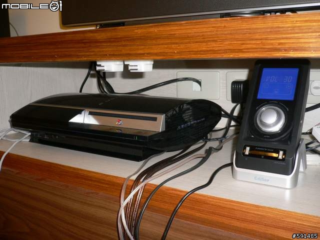 [分享]臥室鋼琴鏡面的Edifier MKII S2.1(小小的視聽空間)