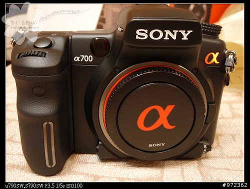 [開箱文] 邁進 中階單眼「Sony DSLR α700」