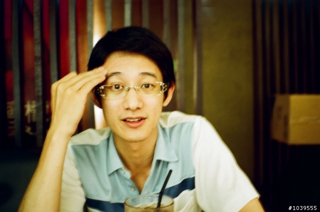 請教一個底片掃瞄成數位檔的問題