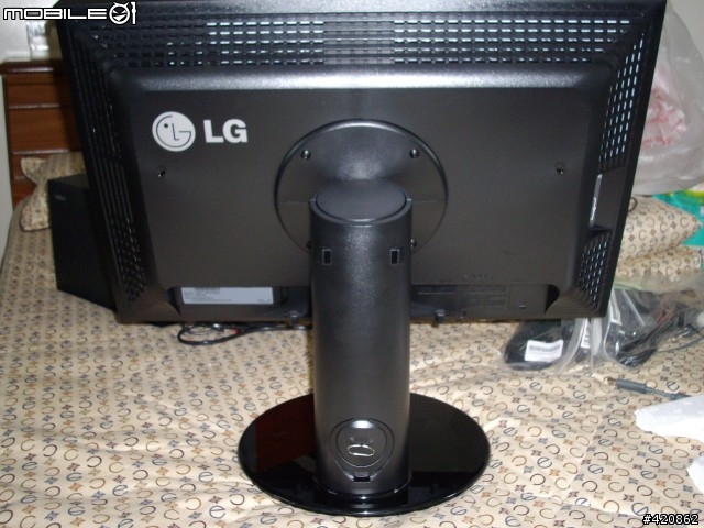 窮人的Full HD選擇--LG 246WH-BN開箱