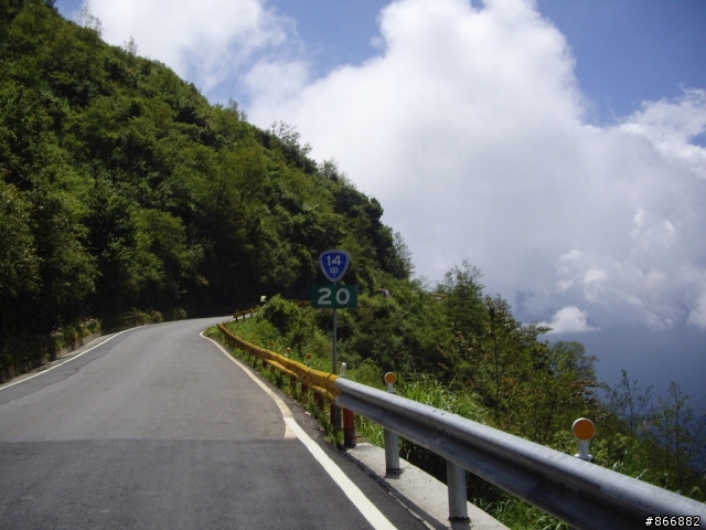 [分享]林北愛練車，戀上50愛上武嶺，僅供想像路況實景