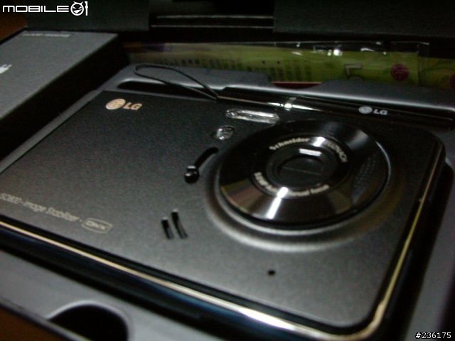 LG KU990R黑色鏡頭蓋版 隨意開箱分享