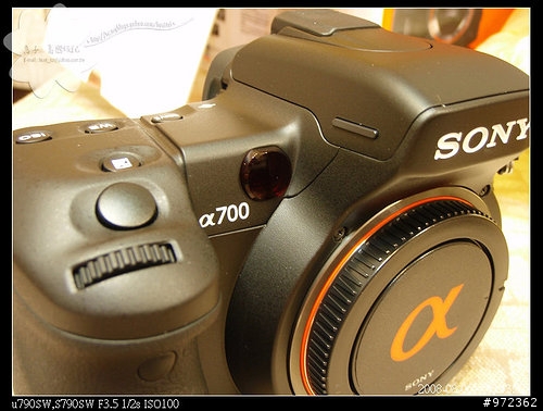 [開箱文] 邁進 中階單眼「Sony DSLR α700」