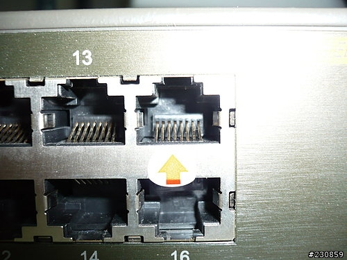 聯強說這是人為因素，請大大幫忙看看，這個PORT 有什麼問題?