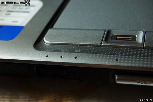 [新機入荷]ASUS M51VA 開箱文