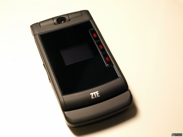 [簡單開箱]窮人3G手機 ZTE F230與新辦威寶門號經驗分享