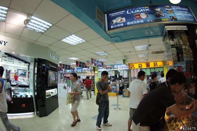 想買Sigma 10mm F2.8 EX DC Fisheye HSM