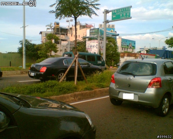 巧遇Bentley...