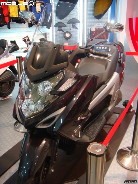 夢時代~親身貼近 KYMCO MYROAD 700i 新增(詳細規格&尺寸比較)
