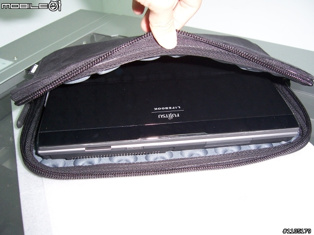 【開箱文】Fujitsu P8010 筆電保護袋-IFIT DA 823