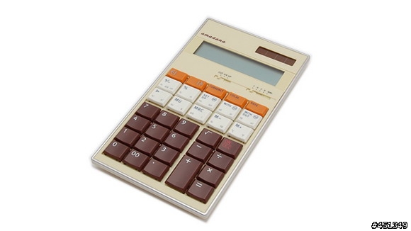 [APO分享] amadana 計算機NTT DoCoMo N705i 携帯電話発売記念モデル 電子計算機限定レザーケースセット