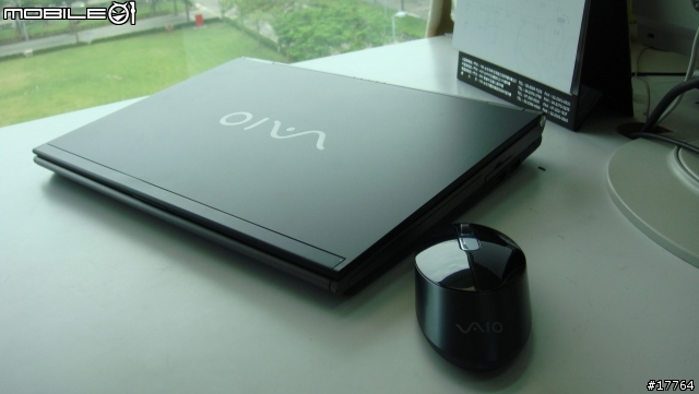 [華麗低調的分享] SONY VAIO VGP-BMS55 新鮮上市(黑與白)