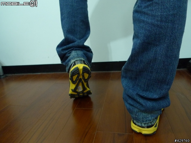 [開箱分享]外型流線又搶眼之超輕量透氣跑鞋 -New Balance 790