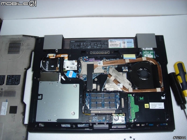 [朋友幫我拍的開箱照]Dell Precision M4400 補裝Turbo Memory的照片