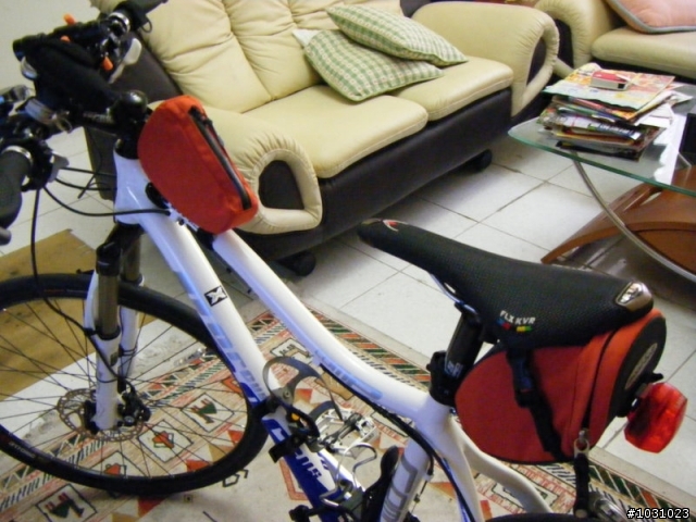 [分享]MontBell上管包和座墊袋+車內伸縮攜車架