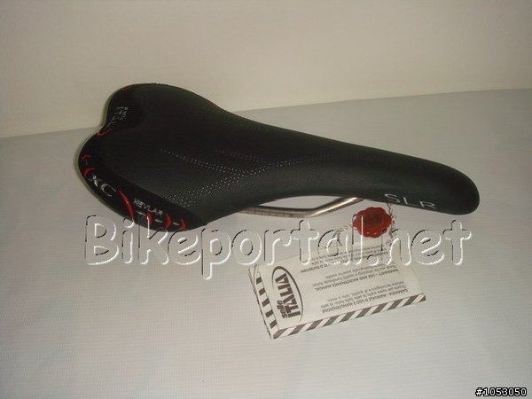 請問有誰用過這款Selle Italia SLR XC 釩合金弓碳纖底義大利製真皮坐墊  登山車適合嗎? 或是您有比較好的建議.