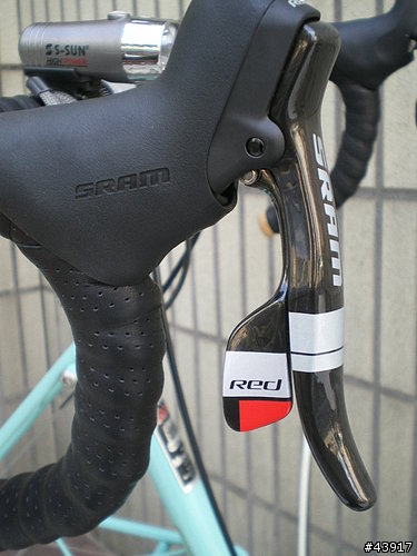 Alex Moulton Tiffany TSR RED20 之直衝20層樓頂