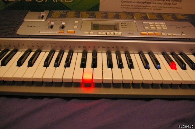 98元 的感動  CASIO LK-110 魔光電子琴 科技音樂速成班