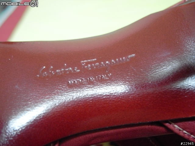 [分享]踏上紅毯的幸福.Ferragamo紅色高跟鞋