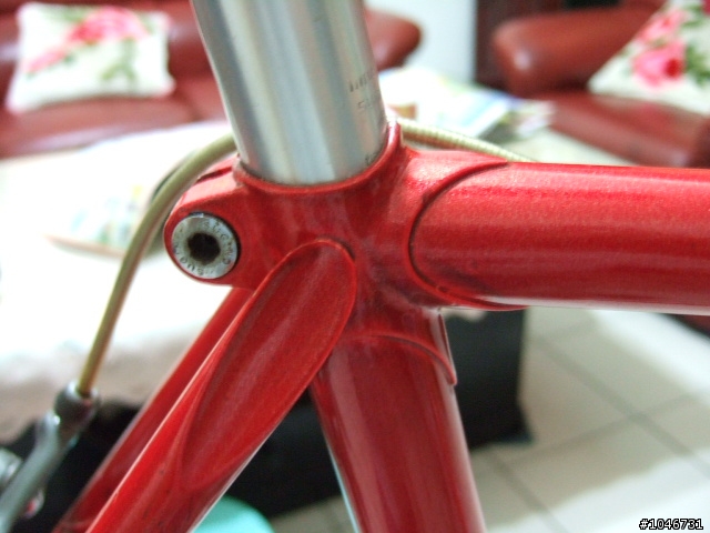 剛從朋友家"搶"回來的車....