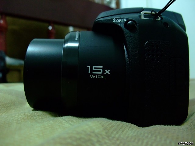 [分享]Fujifilm S2000HD簡易開箱文 (新增ISO測試照)