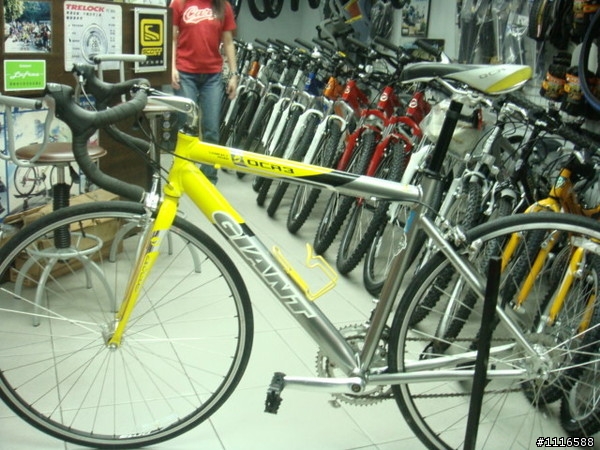 想買單車愛公路車預算不高能幫我鑑定這台嗎  謝