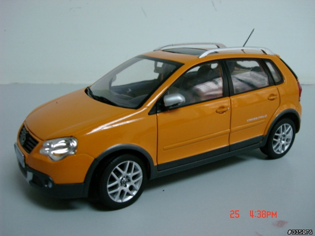 半年前在上海購買的POLO,今天終於收到送的1/18POLO車模,開箱囉~~