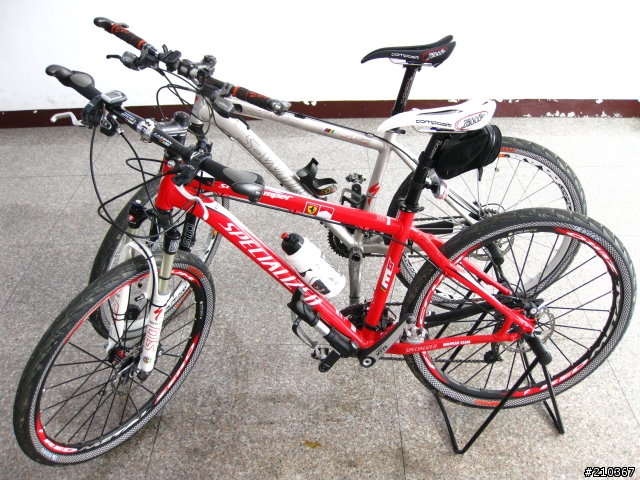 [分享] 閃電 Specialized M5 & 全套XTR & OGK 安全帽 （34張圖，請耐心欣賞 ... 給點小小建議吧～）