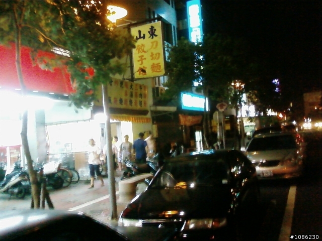 東區：林森路二段近東門路二段的清香羊肉(35年老店味道不錯)