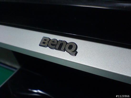 遲來又不專業的BENQ-E2200HDA開箱文