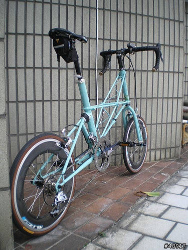 Alex Moulton Tiffany TSR RED20 之直衝20層樓頂