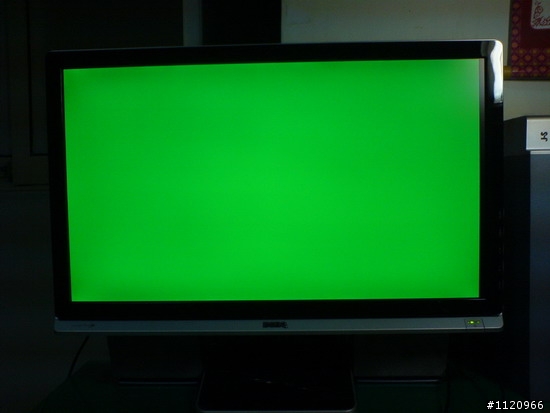 遲來又不專業的BENQ-E2200HDA開箱文